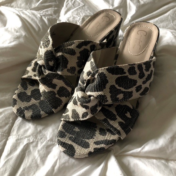 Comfort established in1946 women’s animal print heels in size 8M - Picture 5 of 7